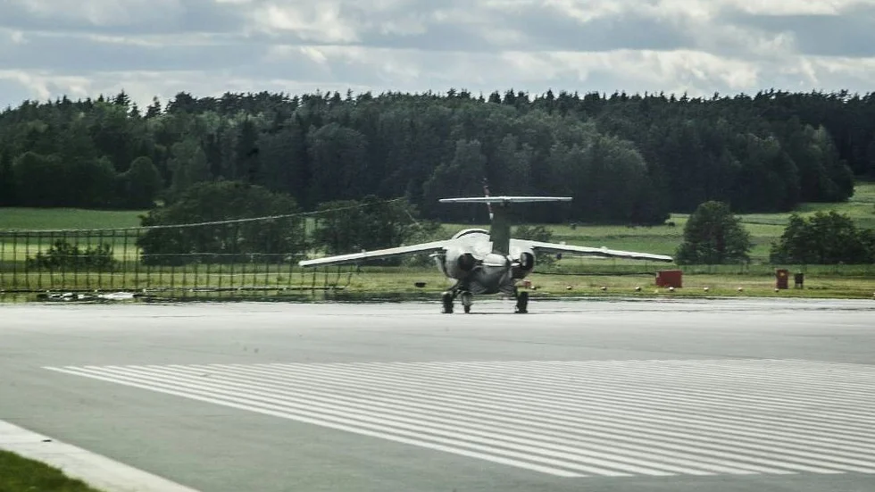 Ärna, Uppsala Garnisonen, flygplats.