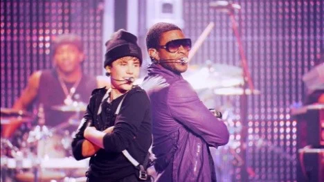 Justin Bieber med Usher i Never Say Never.