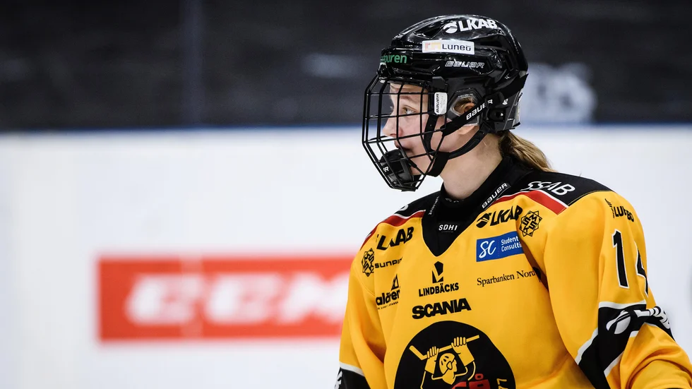 Wilma Sjölund dunkade in 4–4 när Luleå sedermera vände mot Djurgården.
