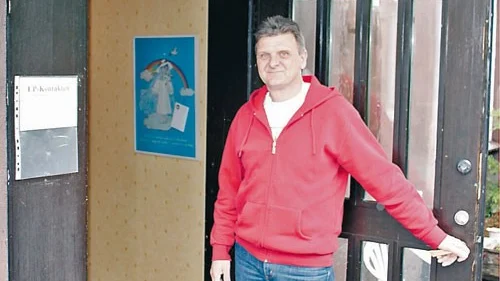 Sedan januari öppnar Michael Nyborg dörren till LP-kontakten och hälsar alla välkomna. Michael Nyborg vill visa att det finns hopp om ett liv utan droger.