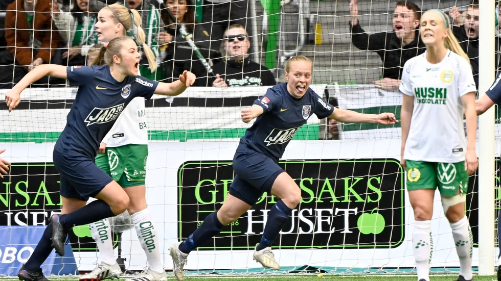 Eskilstunas Mia Jalkerud jublar över sitt 2–0-mål mot Hammarby.
