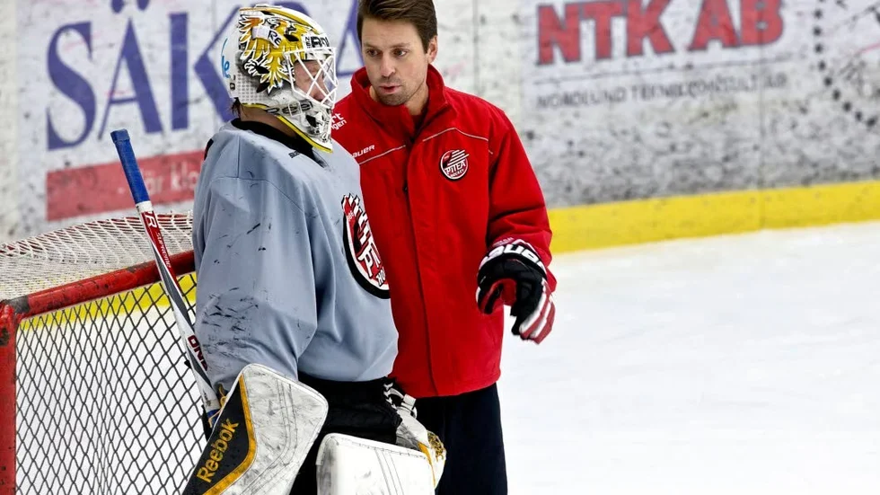 Piteå Hockeys målvaktstränare Jens Fredricson åker till Nashville för att få nya impulser. (arkivbild)
