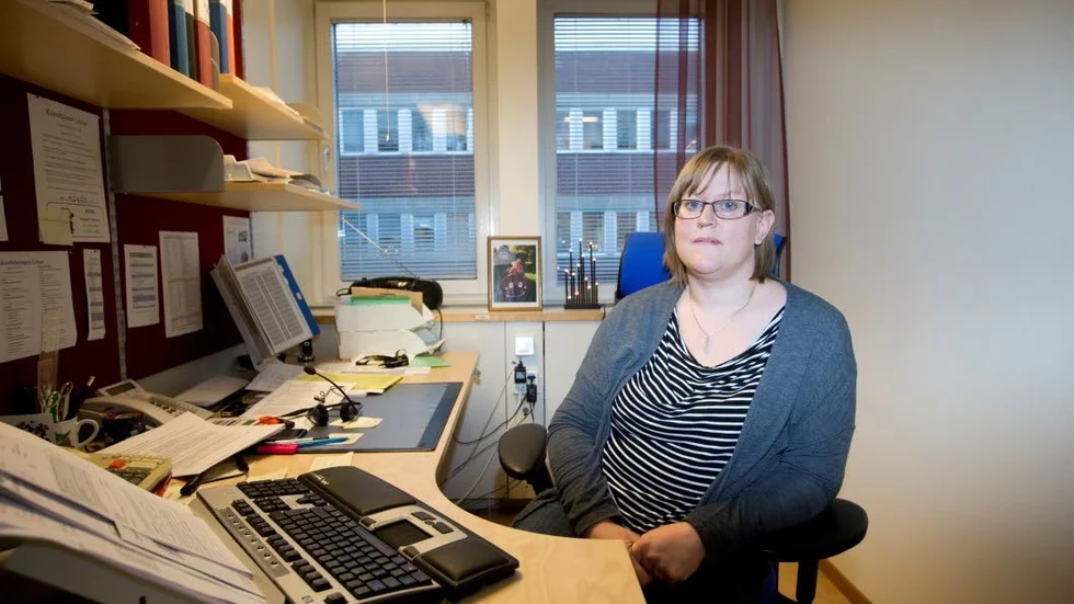 Ingen på löneadministration vill flytta till Älvsbyn.”Vi vill inte pendla”, säger Annika Nordström, lönekonsult på Piteå kommun.