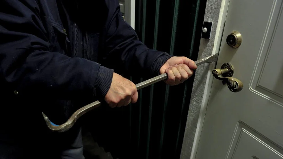 Inbrott. Just nu är det högsäsong för bostadsinbrott. (Arkivbild)