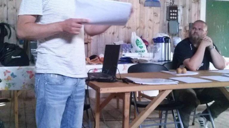 Ulrik Turesson, Sorsele,  berättade om hur fisket i Kraddsele vid Vindelälven har utvecklats och förbättrats. Till höger Laisälvens fvof:s ordförande Mattias Eklund.