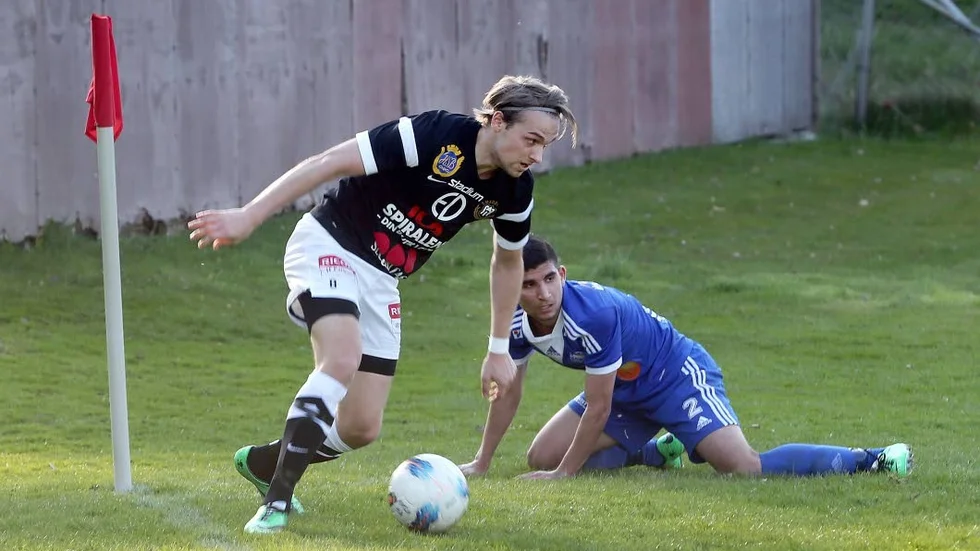FRAMSPELARE. Anton Bäckstedt spelade fram till två av Alex Tapias mål.