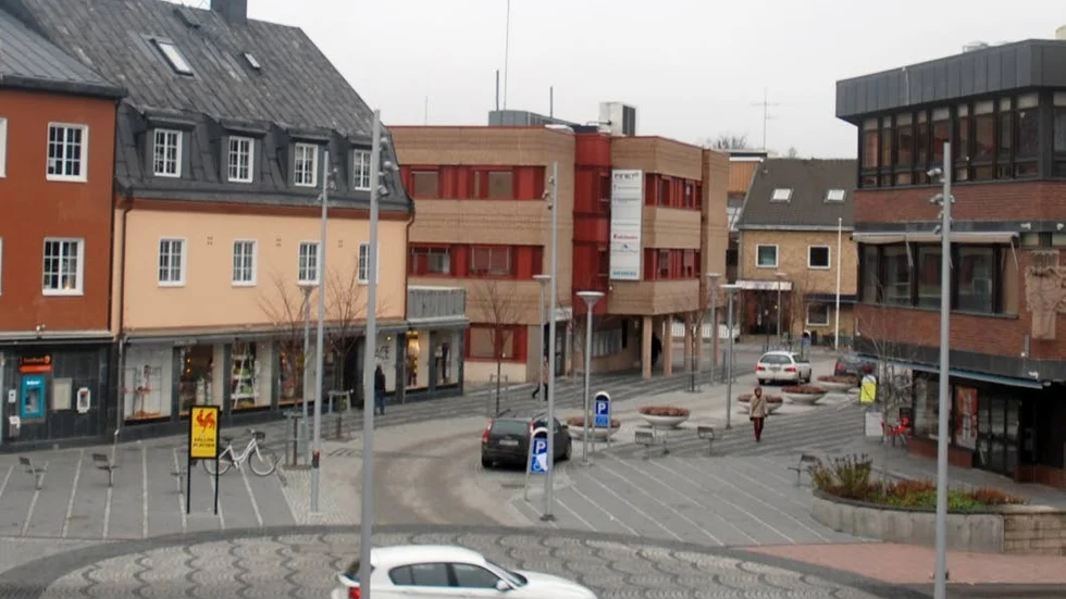 Mark- och fastighetsaffärer. Finspångs kommun tänker anställa en mark- och exploateringskonsult, för att förstärka arbetet med mark- och exploateringsfrågor.