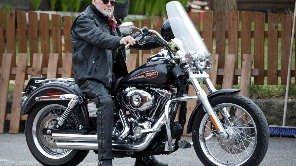 MOTORCYKLIST. Kent Eriksson på sin motorcykel redo att åka. (Arkivbild)