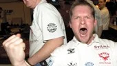Örnen vann derbyt mot IFK Norrköping med 13-6, bland annat tack vare Dennie Wilander. Dennie avslutade andraserien starkt och räddade Örnen kvar i matchen.
FOTO: NICLAS SANDBERG