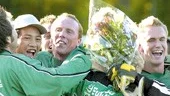För några veckor sedan vann Jonny Mobäck och hans kompisar i Eneby BK division fyra. I dag väntar IFK Norrköping.
FOTO: ANITA KJELLBERG