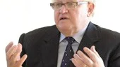  Det är intressant att leva som jag gör. Annars skulle jag inte göra det, säger den finske ex-presidenten Martti Ahtisaari, rådgivare till FN:s generalsekreterare Kofi Annan.
FOTO: ROBERT SVENSSON