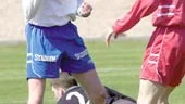 32årige Magnus Andersson gjorde i söndags en strålande comeback i division Vlaget Vånga IF. Laget vann skandalmatchen borta mot FC Babylon med 31.
FOTO: ROBERT SVENSSON