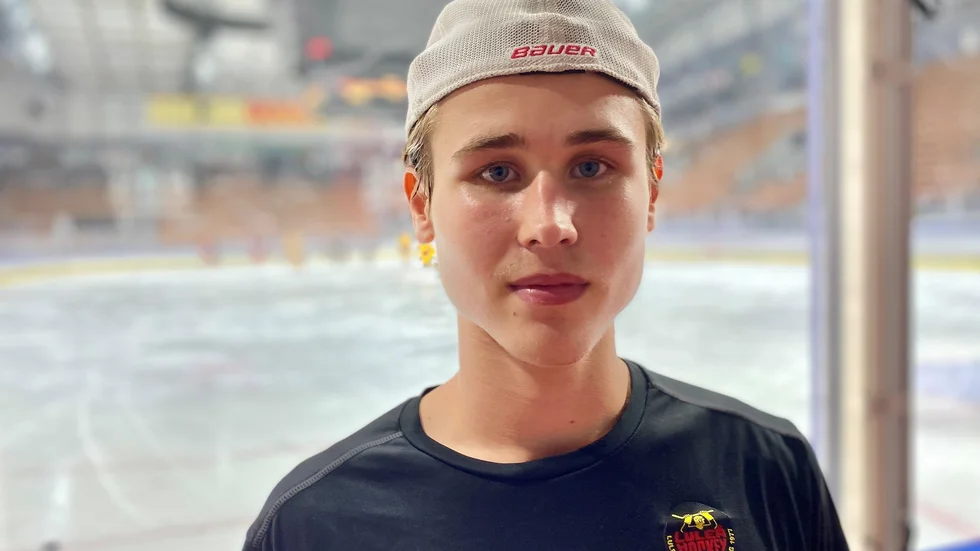 Jakob Ihs Wozniak stannar i Luleå Hockey de två kommande säsongarna.
