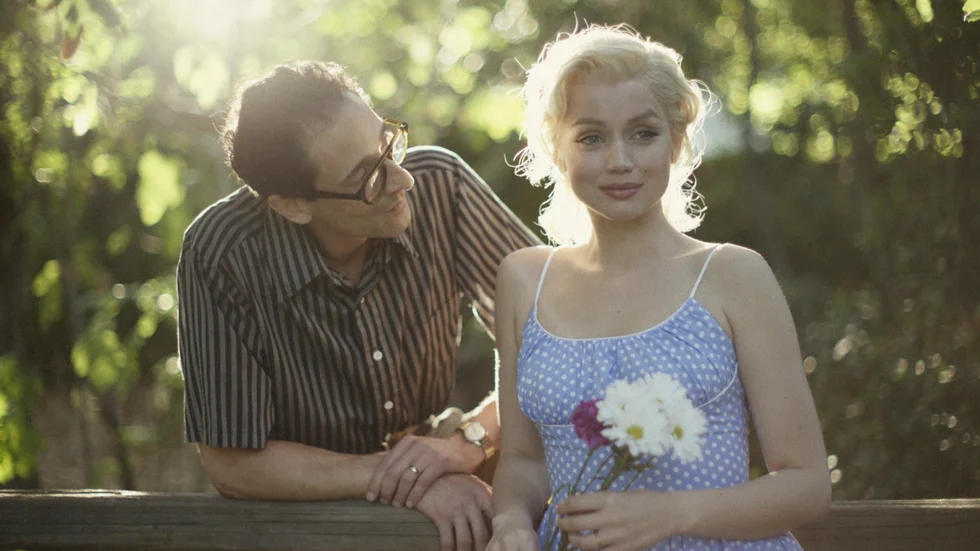 Krönikören skriver om Joyce Carol Oates roman "Blonde", som blivit film på Netflix, med skådespelaren Ana de Armas som Marilyn och med premiär 23 september.