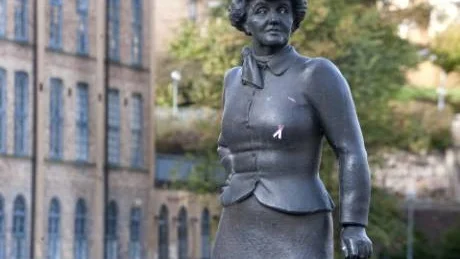 Även Moa Martinsson stödjer Rosa bandet.Foto: Titti Olovsson