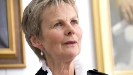 Landshövding Elisabeth Nilsson gläds över Östergötlands nya hertiginna.