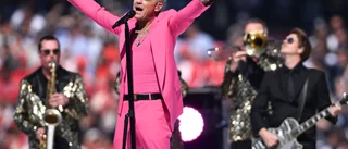 Robbie Williams hyllade cancersjuke Farnham