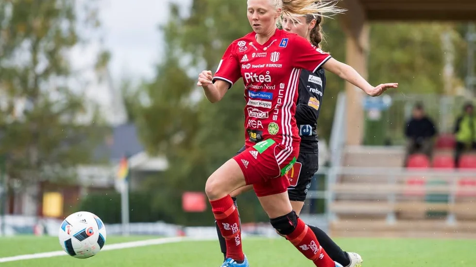 SLIPPER. Elin Bragnum prickade in 1 och 2–0-målet när Piteå chocköppnade mot Linköping i bortamatchen ifjol. Den här gången slipper Linköping Elin som är fotskadad och inte kan spela.