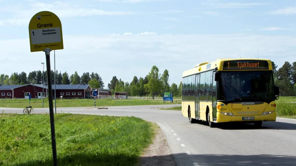 Problem. Från och med den 16 oktober får Grans Naturbruksskola tillgång till modulerna. Däremot dyker problemet med brist på bussturer på söndagar när eleverna anländer.