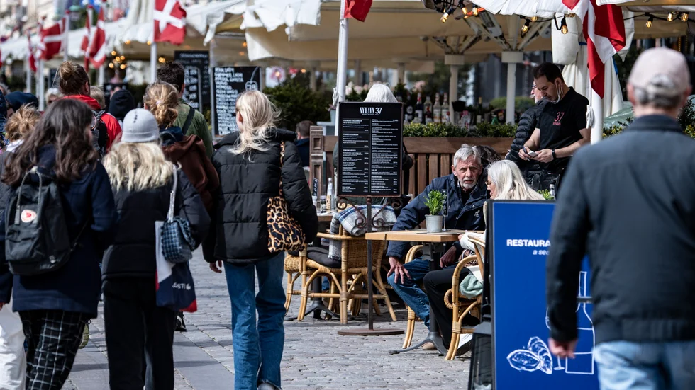 En drömhelg för de unga: Att äta god mat med familj eller vänner. Nånting har verkligen hänt de senaste åren vad det gäller intresset för mat, enligt krönikören.
