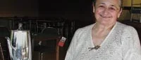 Mira 70 år öppnar kafé