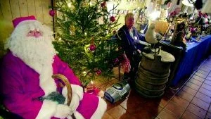 Höst ute och tomte inne. Julmässan på Gränsö slott har blivit en tradition för många länsbor.