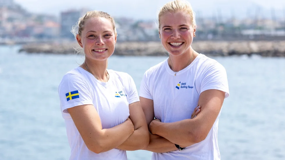 Vilma Bobeck och Rebecca Netzler tog silver i VM i segling.