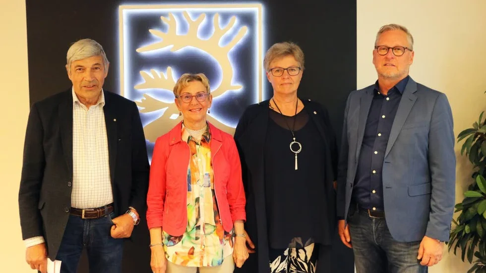 Allians för Piteå och Sjukvårdspartiet har presenterat sitt budgetförslag. Från vänster: Johnny Åström (SjvP), Helén Lindbäck (KD), Majvor Sjölund (C) och Håkan Johansson (M). Ulf Lindström (L) saknas på bilden.