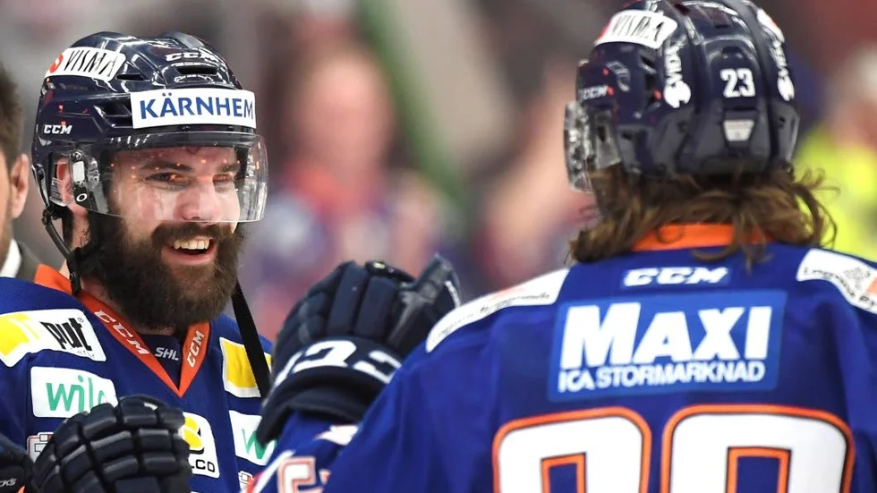 HJÄLTE. Linus Fröberg hela Växjös hjälte i sudden death.