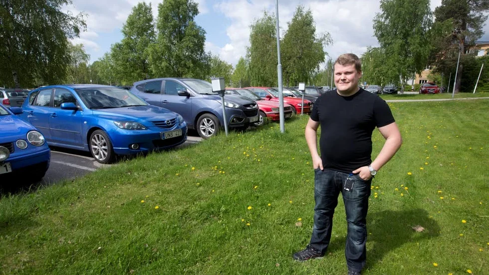 Stort behov. Fastighetsförvaltaren Anders Vikenäs ser behovet av fler personalparkeringar vid sjukhuset.