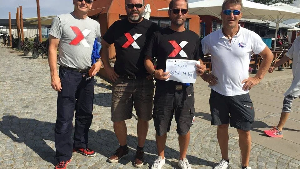 DREAM. Piteågänget i båten Dream seglade in på en 26:e plats bland 35 startande i Båstad. Nu tar gänget nya tag inför nästa år då SM avgörs i Höga Kusten. Från vänster Benny Öhman, Daniel Sällström, Over Lundmark och Jan Isaksson.