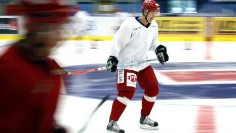 Niklas Strandberg har återvänt från Björklöven till Piteå Hockey. Men det kan bli ett och annat gästspel i Skellefteå AIK:s elitserietröja i vinter också.