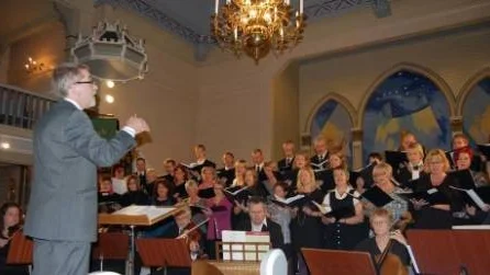 Mikael Hellgren har varit ledare de senaste 27 åren för den kyrkokör i Arvidsjaur som i söndags firade 70-årsjubileum med att bjuda på  jubileumskonsert i Arvidsjaurs kyrka.