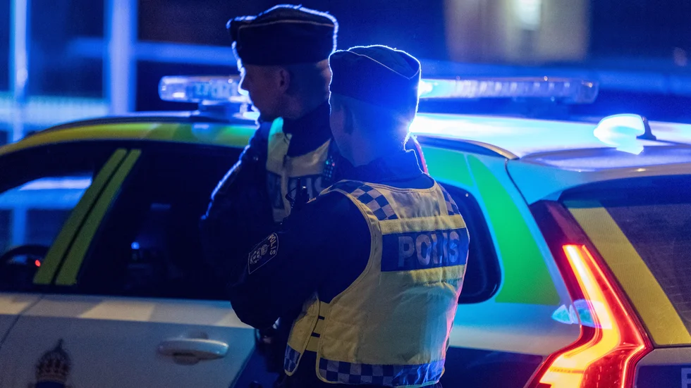 Polisen beslagtog stora mängder vapen timmarna innan larmet om skottlossning.