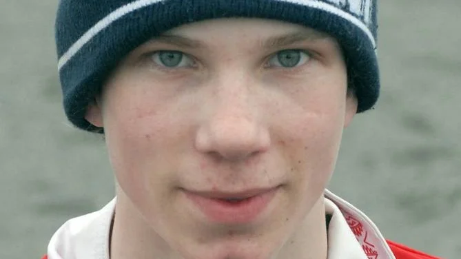 Linus Lundström blev historisk målskytt för Arjeplog när konstgräsplanen invigdes.