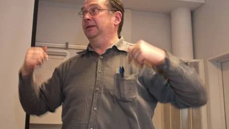 HÅLLBAR UTVECKLING. Torbjörn Lahti, ekokommunernas pappa, talade med stort engagemang om hur vår ohållbara framtid ska vändas till hållbar utveckling.