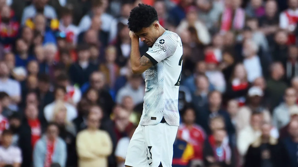 Liverpools Luis Diaz är knäskadad och uppges vara åter i spel i december.