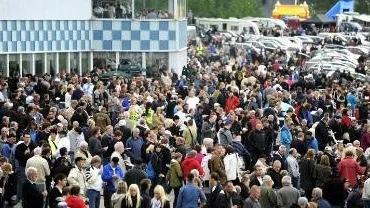 PUBLIKREKORD. Peabtravets sportchef, Sven Granström, kunde glädjas åt ett nytt publikrekord när V75 avgjordes i lördags.  Foto: PETRA ISAKSSON