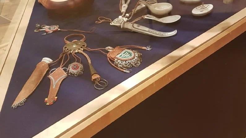 Hantverk. Några av de 400 samiska slöjdföremålen som donerats till Ájtte, svenskt fjäll- och samemuseum i Jokkmokk.