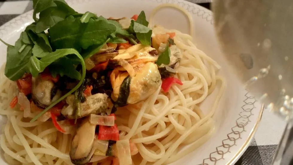 Fredagsfint. Pasta med blåmusslor är suveränt gott. Gärna med lite bubblor i glaset till!