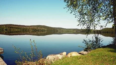 SKÖNHET SKA LOCKA. Sörbyn med Vitträsket håller klassisk norrbottnisk skönhet. Den nuvarande turistanläggningen ska byggas ut för tretton miljoner kronor och bli ett turistlok för övre Råne Älvdal.