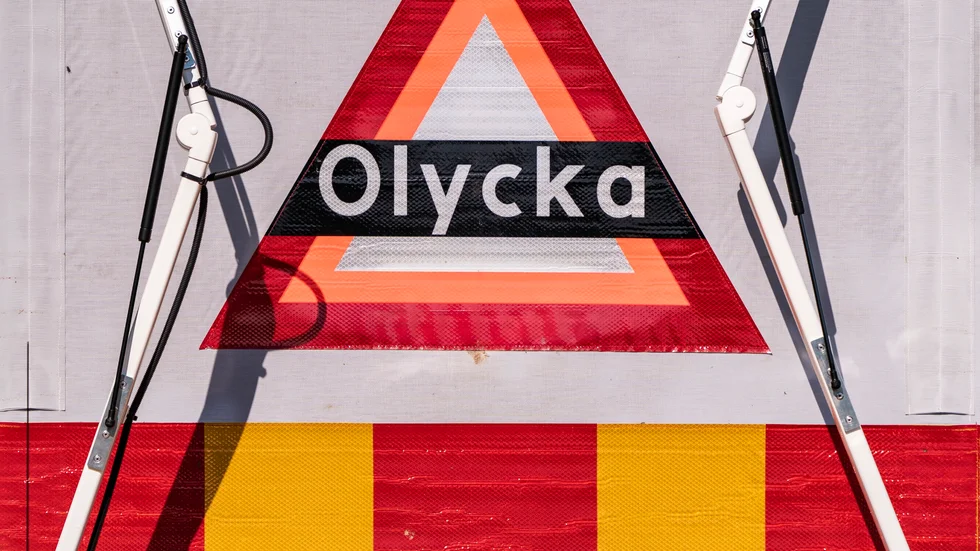 En man som färdades på en motorcykel har omkommit i en kollision med en lastbil. Arkivbild.