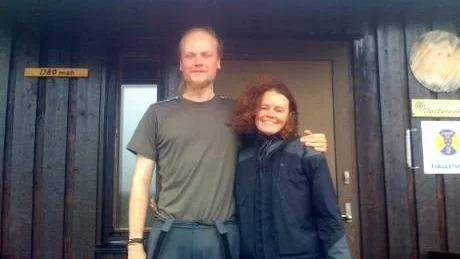 Återfunnen. Anna Bellviken gick själv ut och letade Piotr Tjerki i det dåliga vädret. Piotr hade gått vilse men kunde med Annas hjälp hitta rätt igen.