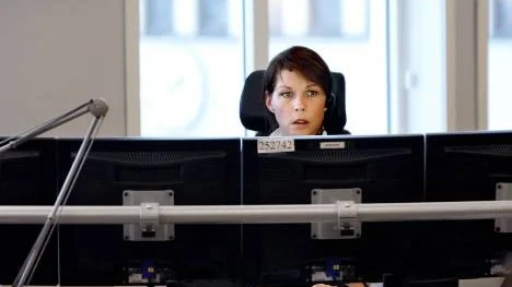 Lisbeth Kyrö är en av 21 anställda operatörer vid SOS Alarm AB i Norrbotten.