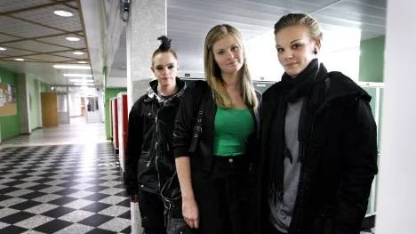 Daniel Gustavsson (till vänster), Amanda Axelsson och Erika Tholander, har haft som feriejobb att utvärdera kommunens feriearbeten till ungdomar.
