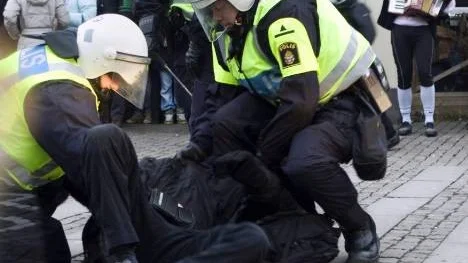 Allt fler anmälningar som rör polisen kommer in till riksenheten för polismål. De flesta fall rör antingen tjänstefel eller övervåld. I Norrbotten har under det första halvåret i år anmälts 64 ärenden.