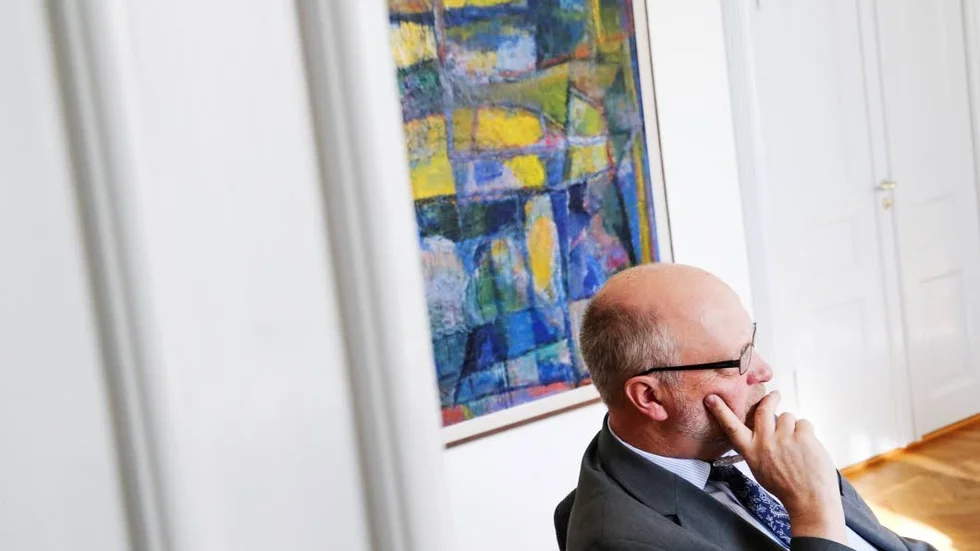 Tål att fundera på. Sven-Erik Österberg vill ha is i magen, som han säger. Han avvaktar den fortsatta brottsutredningen.