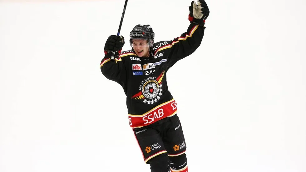 Matchvinnaren. Toni Rajala gjorde två mål mot Rögle och gick +3 i matchen. Luleå vann med 4-3 efter förlängning.