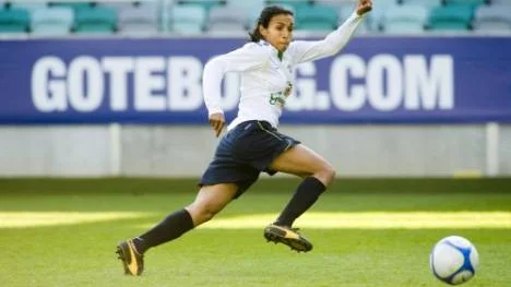 Världens bästa spelare är fortfarande aktuell för Piteå IF, kaxig nykomling i damallsvenskan. Enligt uppgift är det Älvsbyhus som ligger bakom en eventuell värvning av Marta.
