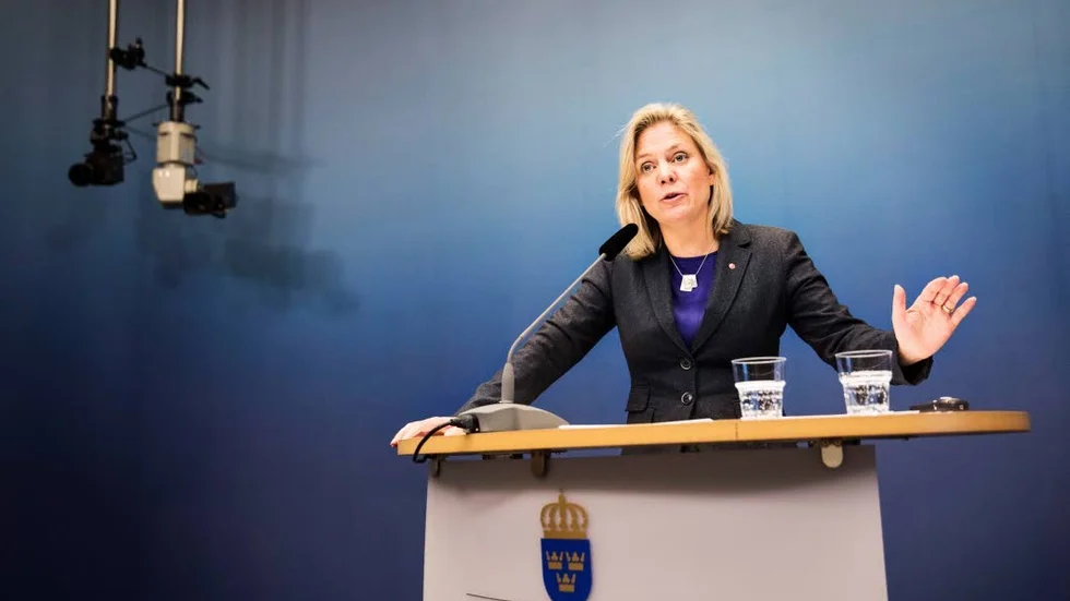 Krona för krona. Skyddar mot LO:s oansvariga påtryckningar.